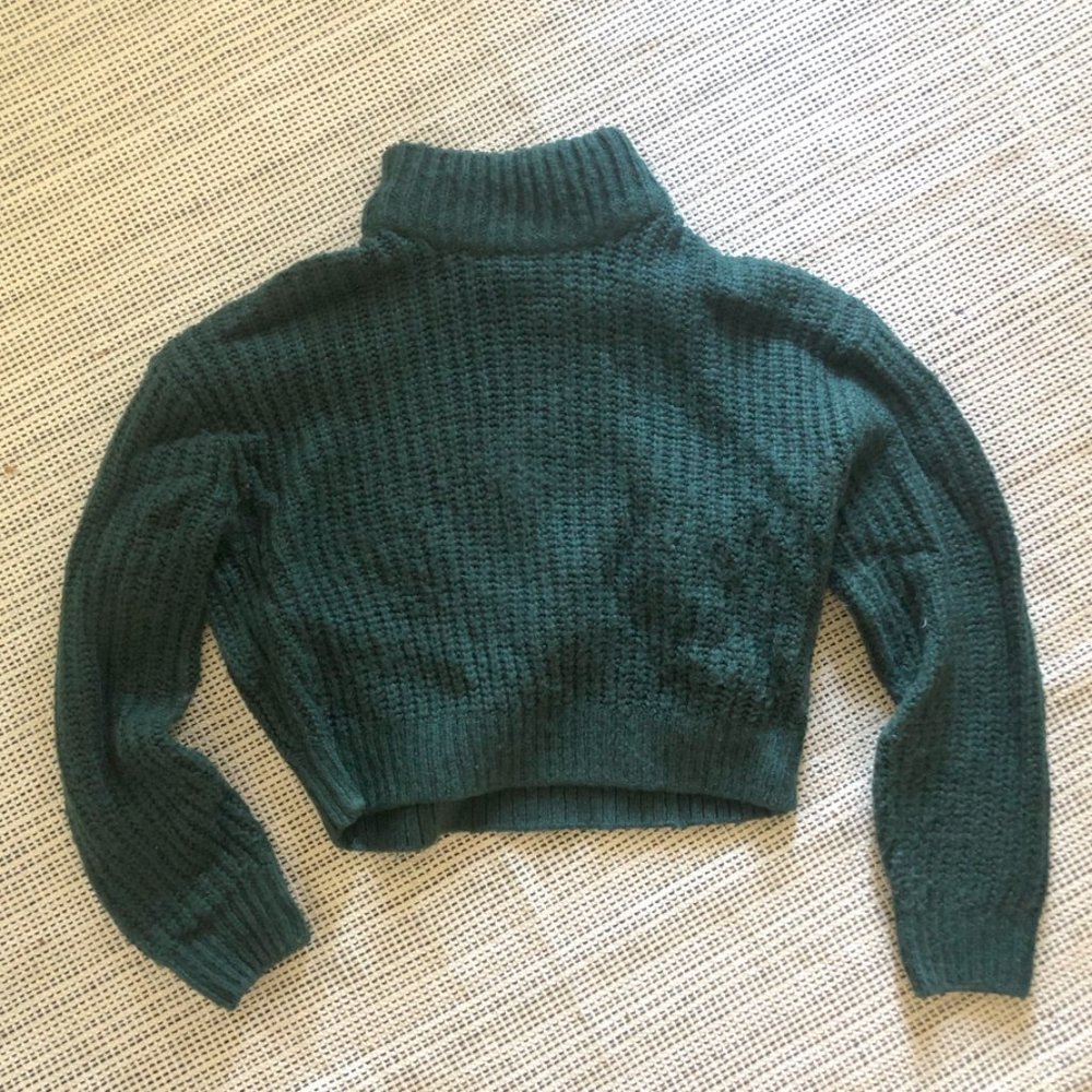 Emerald Green cropped turtleneck sweater